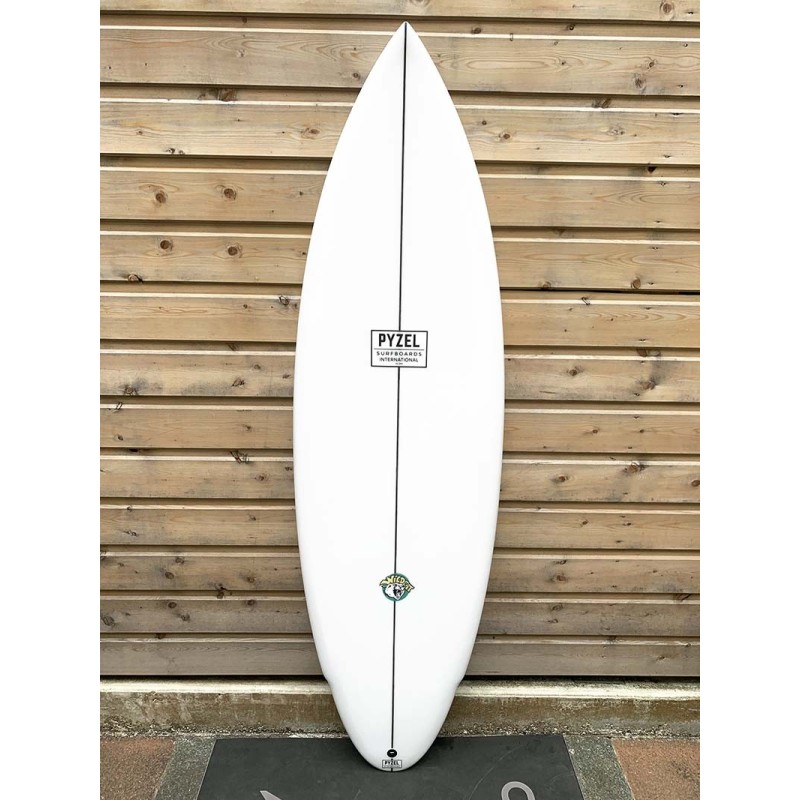planche de surf pyzel wildcat 5'10 twin channels
