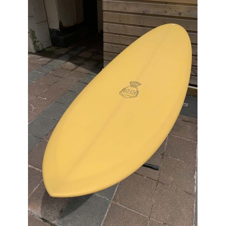 planche de surf mark phipps 7'0 one bad egg yellow