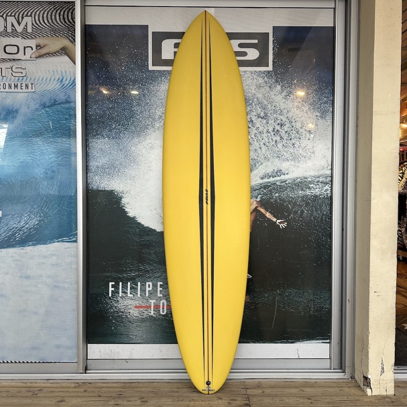 Pukas La Côte 7’6 x 21.88” x 3.18” – 56.92 L (Thruster Futures)