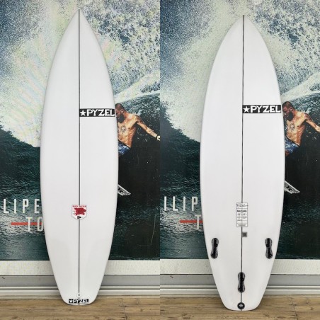 Planche de surf Pyzel Red Tiger blanche, design performance ultra-moderne, logo Pyzel.