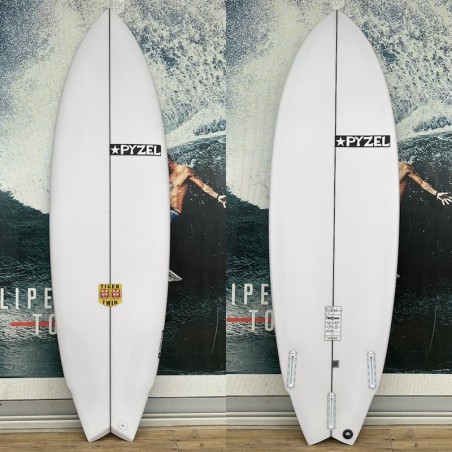 Planche de surf Pyzel Tiger Twin 5'10, montage deux dérives, design blanc épuré.