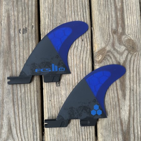 Paire de dérives arrière FCS II AM Quad Rear, taille Medium, construction Performance Core coloris Cobalt, pour montage en quad.