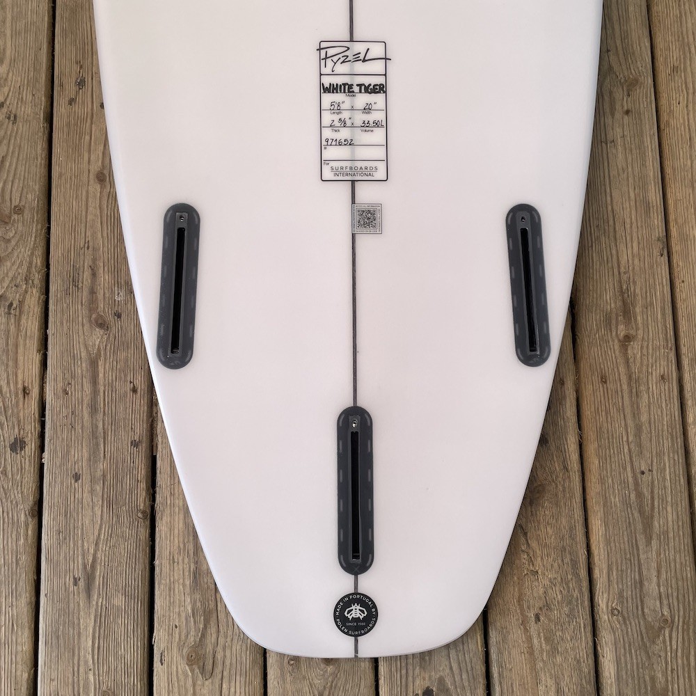 PYZEL WHITE TIGER FCS2 5’4 PYZEL WHITE TIGER 2024 – planche de surf